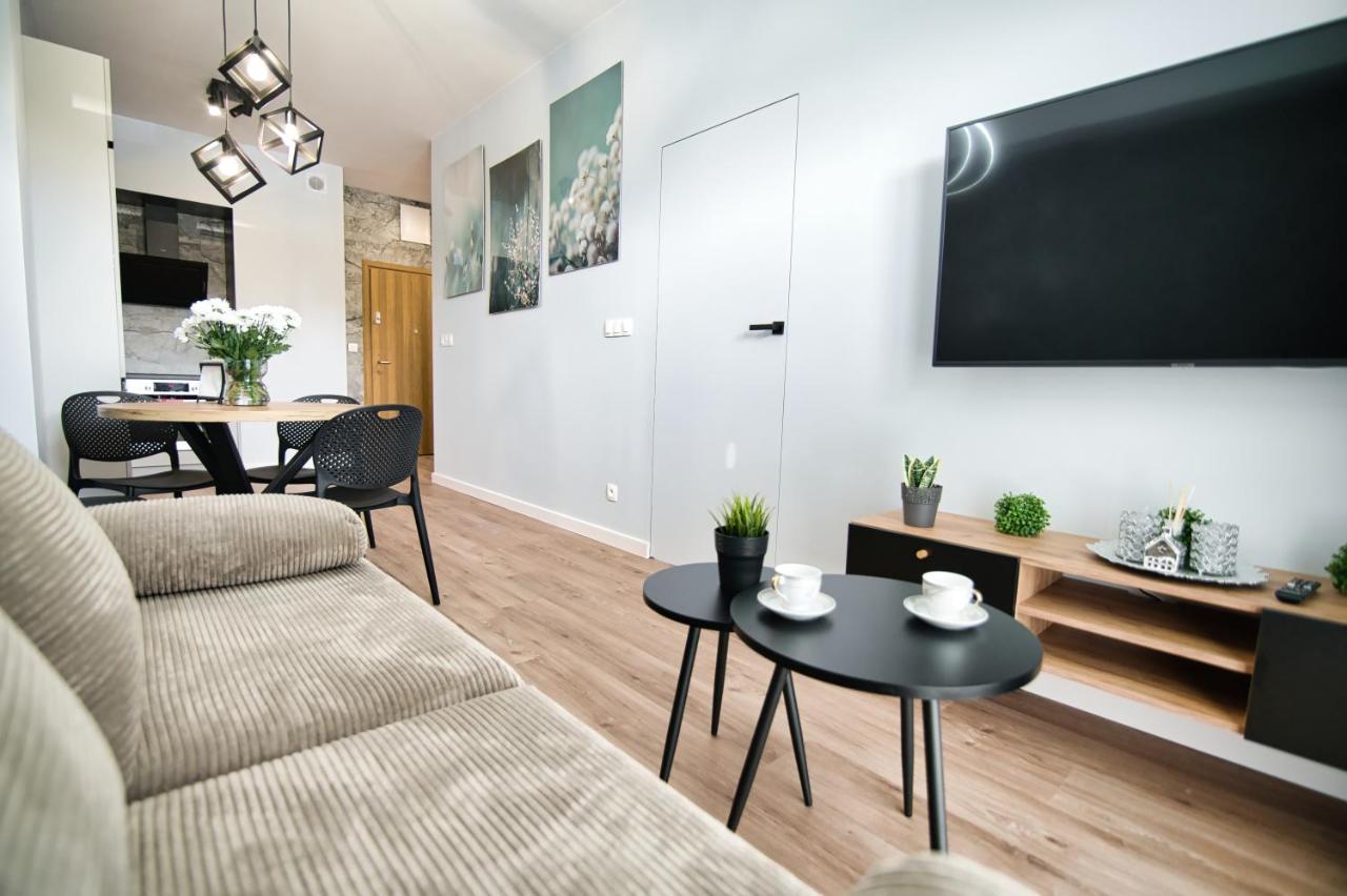 Apartment Just 5 By Housine Zator